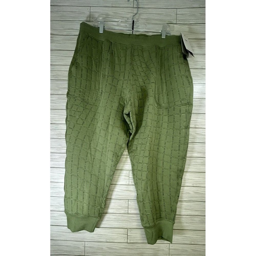 NWT Nike Yoga Luxe Womens Thermal Fit Reversible Quilted Leggings Green Size 1X